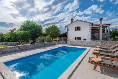 Image de DERNIÈRE Minute -30%! Villa avec piscine privée, à quelques minutes de la mer, en pleine nature