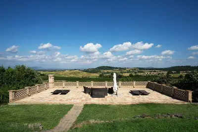 Image de Villa Margot Sutri Ă deux pas du golf!