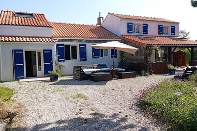 Image de maison familiale 10/12 personnes piscine chauffée, 5 chambres, animaux acceptés.