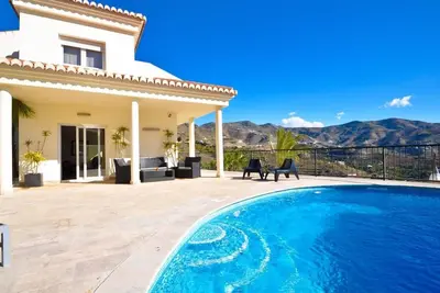Image de Villa deluxe piscine et jacuzzi, bbq et vue sur mer