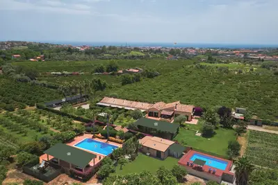 Image de Jardin spectaculaire de Taormina, 2 piscines, wify, vue imprenable, plage Ă 2 kms