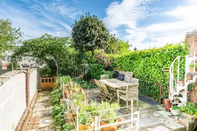 Image de Chalet pittoresque dans le coeur d'Arundel dort 4/5