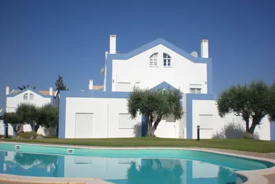 Image de Villa de luxe, grande piscine et jardins - Offre exceptionnelle - 25% de réduction sur le mois d'avril