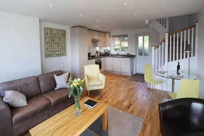 Image de Nouvel appartement construit, confortable et confortable, à une distance de marche de Marlow