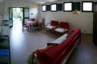 Image de Appartement en maison de campagne avec un grand parc et piscine près de la mer