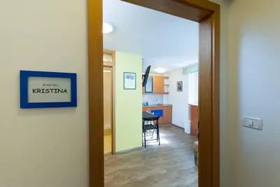 ap Simple charme, Ac, Wifi gratuit, Tv Lcd, 25 m2, nouvelle chambre à coucher, entièrement équipée