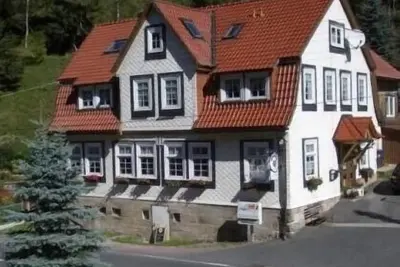 Image de Maison (ehem. Gasthof) pouvant accueillir jusqu'à 24 personnes pour l'été et l'hiver!
