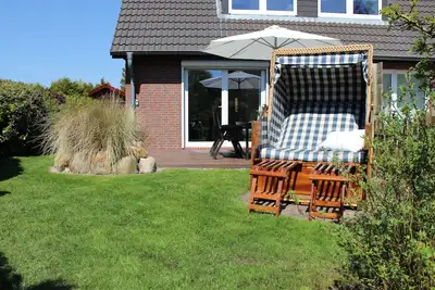 Image de Maison moderne en bout de terrasse avec jardin ensoleillé - Réservez vos vacances 2020 maintenant