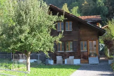 Image de Appartement de vacances Meiringen pour 1 - 6 personnes avec 3 chambres à coucher - Maison jumelée