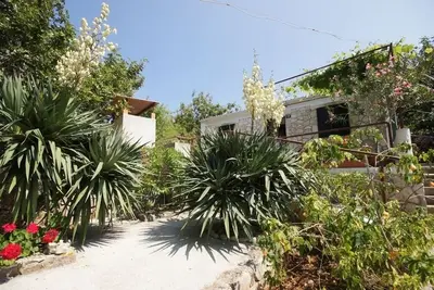Maison de vacances dans Vis avec terrasse, Climatisation, Lave-vaisselle (139-3)