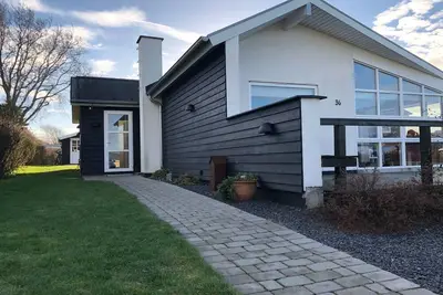 Image de Maison de vacances familiale avec vue sur la mer à seulement 300 mètres de la mer Baltique