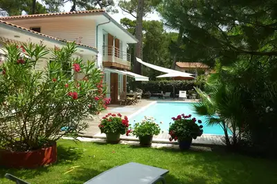 Image de Villa et Cabanon 8/10 pers, Piscine Chauffee Au Calme Pres Centre Et Plage