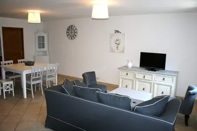 Image de Maison en pierre, dépendances du Château de Malves, proche Cité de Carcassonne.