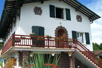 Image de 3 pièces moderne, confortable et au calme avec vue sur la citadelle