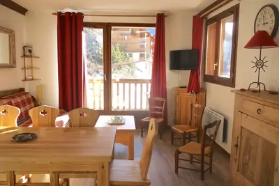 Image de Duplex lumineux, vue dégagée, piscine, skis aux pieds, centre village  Valloire