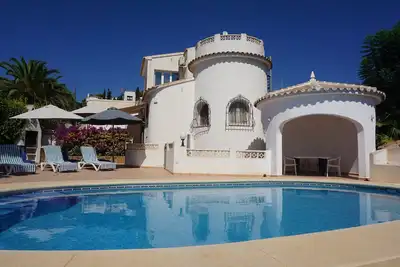 Image de Villa in Moraira in a quiet location but close to the sea and the center.