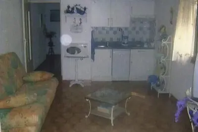 Image de appartement dans résidence avec piscine et tennis à 4 min à pieds de la plage