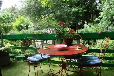 Image de Relais Du Roy ★★★ / ☼ Jacuzzi / ❀ Jardin / ☺ Terrasse dans les arbres