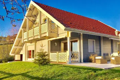 Image de Grand Chalet 4 étoiles- 9 pers-Sauna-Vue Lac &montagnes-Ski- wifi-Gérardmer