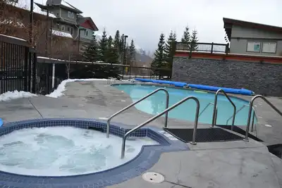 Image de Premium Condo 2 chambres, 2 salles de bain - Lodges at Canmore