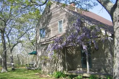 Image de Light & Airy West Tisbury domicile / billets de ferry pour juillet / sur 3 hectares privés, / commodités