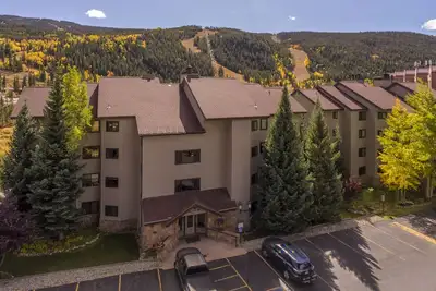 Image de Grand 3 Br / 3 Ba près des ascenseurs de Mountain House; Spa privé dans l'unité; 7 lits