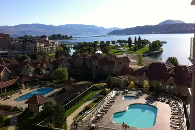 Image de DÉCOUVREZ Cette Vue! 1 chambre / Den avec deux Queens 1 salle de bain, (2-4 personnes)