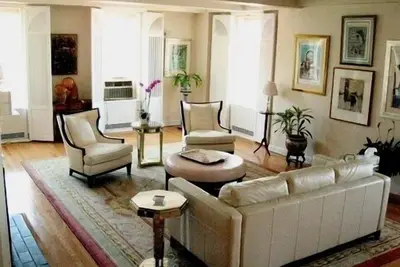 Image de Luxe 57th St. -Extra Large Condo, 3\/3, 360 Vues, Jardin, Central Park, Théâtre