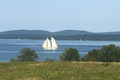 Image de Acadia National Park / Blue Hill. Oceanfront Cottage sur Newbury Neck, Surry. 3b / 2b