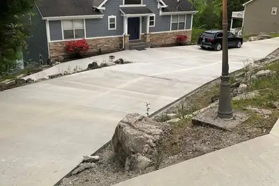 Image de «Lazy Daze» - Accueil au bord du lac, deux chambres familiales, quai privé, bain à remous!