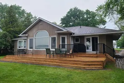 Image de Duclos Point Lakefront Private Property w Couchers de soleil à couper le souffle