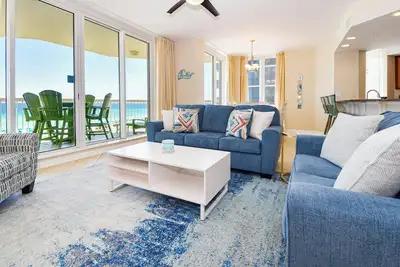 Image de Beach View Condo: À distance de marche des restaurants! Conviviale et familiale! 2 lits du roi!