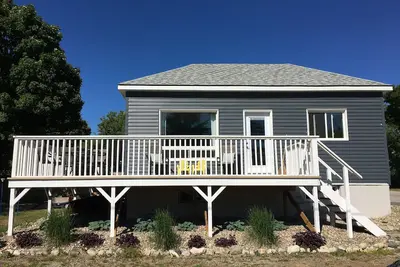 Image de Trails End Family Friendly Beach House situé dans le village de Lion's Head