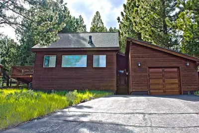 Image de Charmante cabine Tahoe Donner avec une vue imprenable sur la montagne