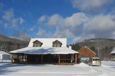 Image de Adirondack Log Cabin Retreat