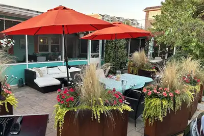 Image de 40 yards de la plage! Animaux acceptés!