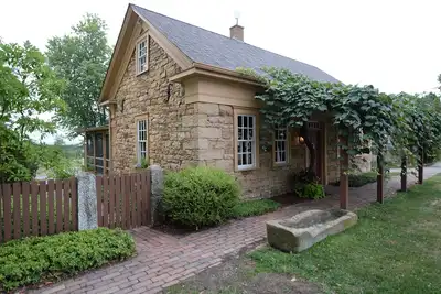Image de Cottage paisible et serein, construit en 1834