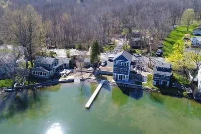 Image de Nouvelle construction sur le lac Conesus. 6 couchages. Conçu pour recevoir.