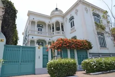 Spacieux appartement dans les jardins d'un manoir monumental de Fairy Tail