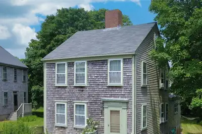 Image de Charme, calme, historique dans la ville de Nantucket maison