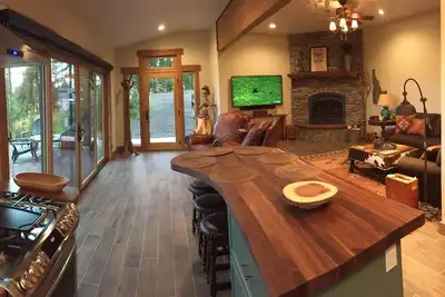 Image de Retraite de luxe sur 13 Secluded Acres Avec Spa juste à l'extérieur McCall