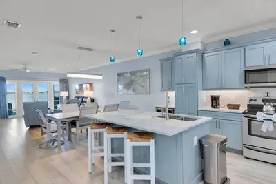 Image de Villa de luxe au bord de l'eau (59) avec vue sur le coucher du soleil et glissement de bateau