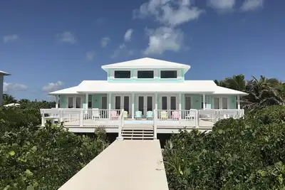 Image de Maison face à l'océan avec grande piscine et emplacement idéal - Hokie Hy