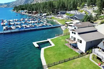 Image de Belle nouvelle maison au bord de l'eau à quelques pas du lac Chelan, bain à remous, cour plate herbeuse