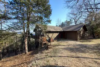 Image de Lily'S Lake View Home -Très privé, immense Lakeview, lancement de bateaux à proximité