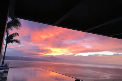 Image de Belle 3 chambres 3 salles de bain avec Beach Club sur la plage