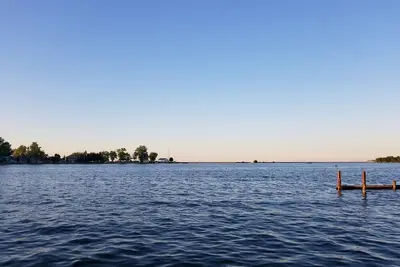 Image de 8547, rue Greig Sodus Point, Ny Bord de l'eau à la maison avec quai