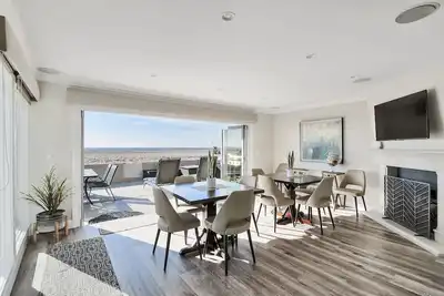 Luxueuse maison de 4 chambres et 4 salles de bain sur le sable avec 2 suites principales