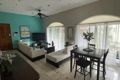 Image de Casa Pariaiso - Emplacement parfait pour le 5ème et la plage! Condo Penthouse 2br / 2bth