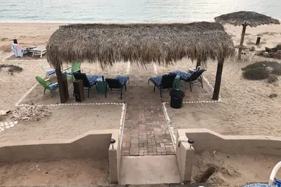 Image de Nouveau! 2 Ou 1 Bdrm Casita appartement Oceanfront. Sky patio & Beach Palapas = Détente